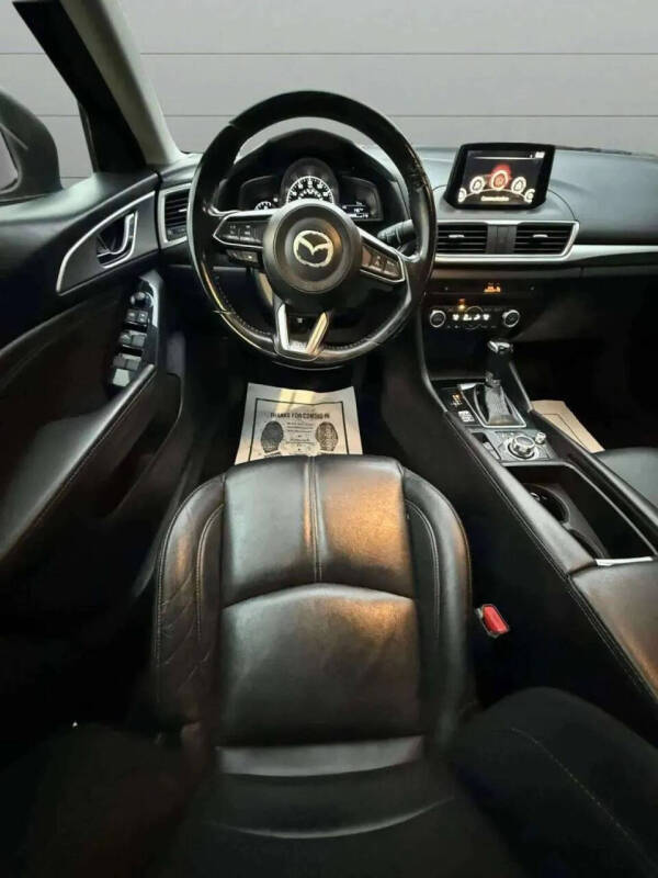 2018 Mazda MAZDA3 Touring