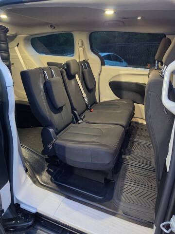2021 Chrysler Voyager LX
