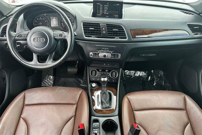 2017 Audi Q3 2.0T quattro Premium Plus