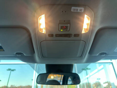 2020 Toyota Highlander LE