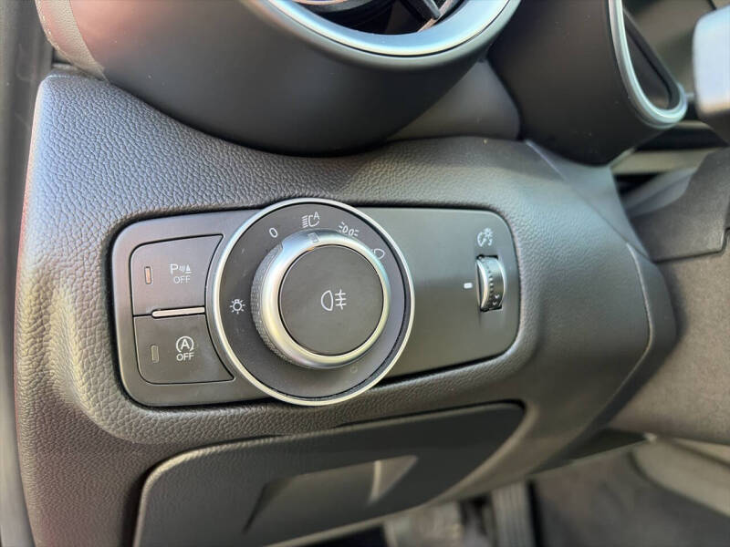 2017 Alfa Romeo Giulia Ti