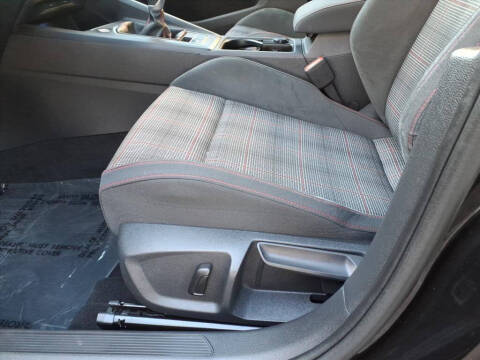 2022 Volkswagen Golf GTI SE