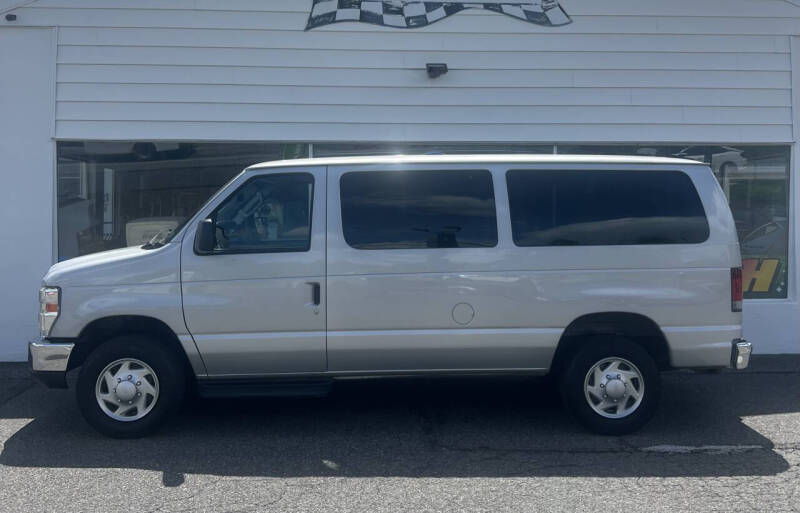 2013 Ford E-Series E-350 SD XLT