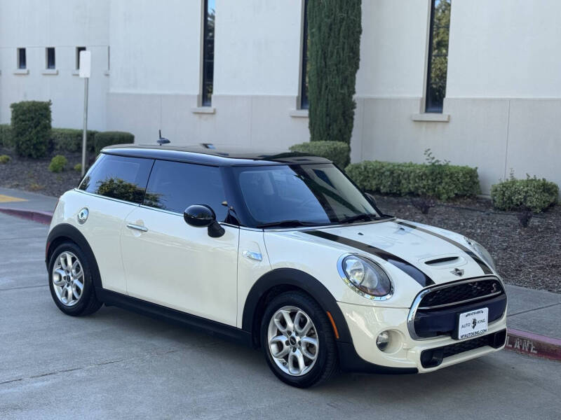 2017 MINI Cooper S's photo