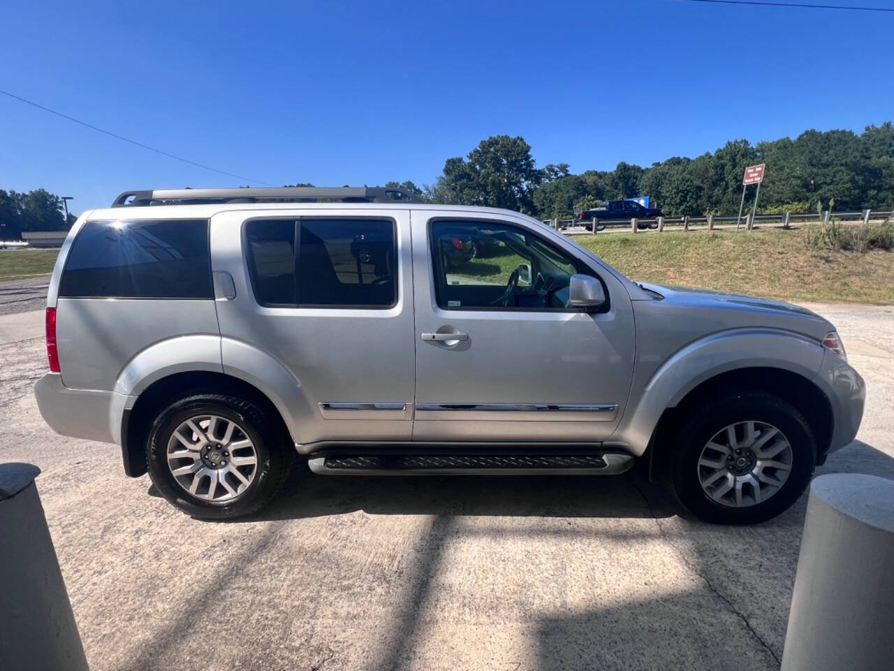 2010 Nissan Pathfinder for sale at AMAX AUTO in ATHENS, GA