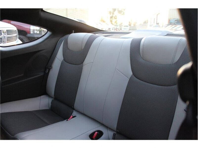 2013 Hyundai Genesis Coupe 2.0T Premium