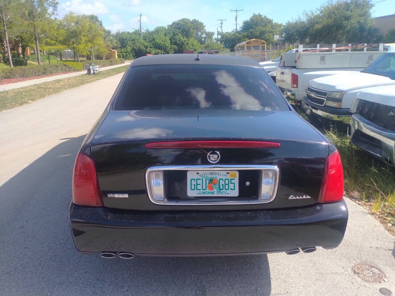 2005 Cadillac DeVille Limousine - $6,450