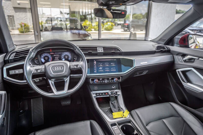 2021 Audi Q3 quattro S line Prem Plus 45 TFSI