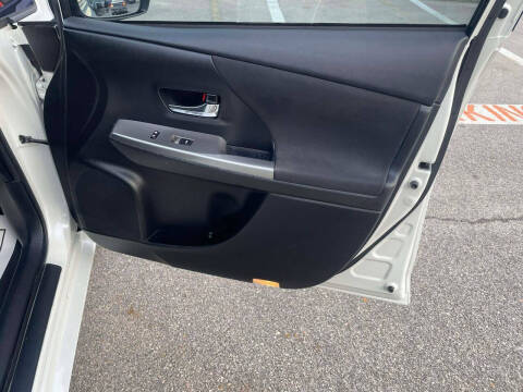 2015 Toyota Prius v Three