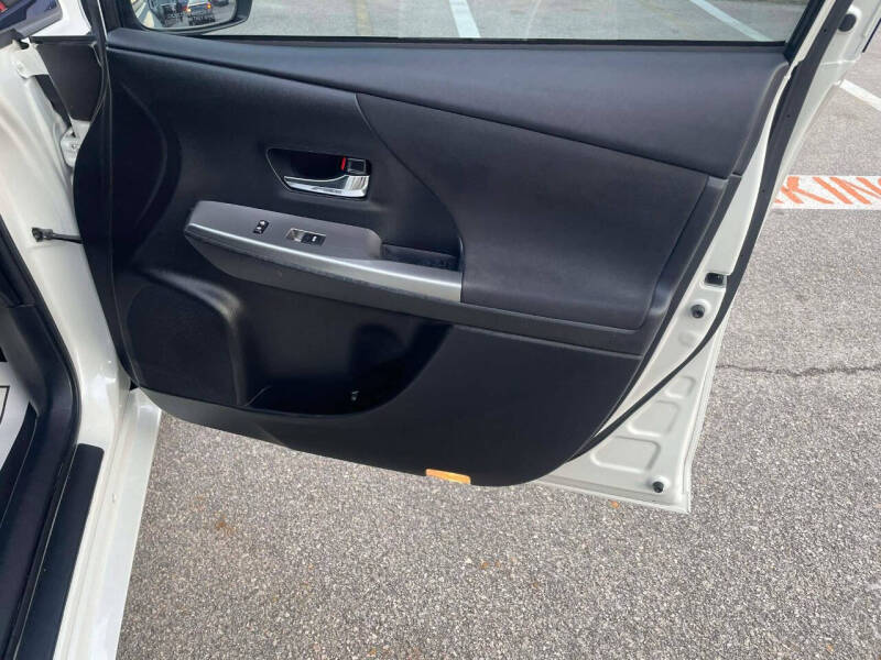 2015 Toyota Prius v Three