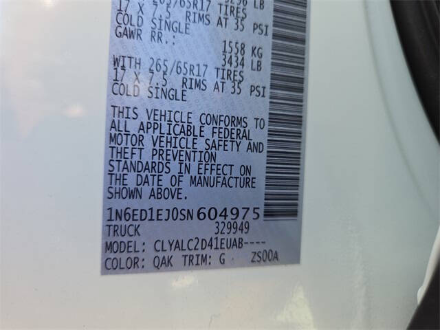 2025 Nissan Frontier SV