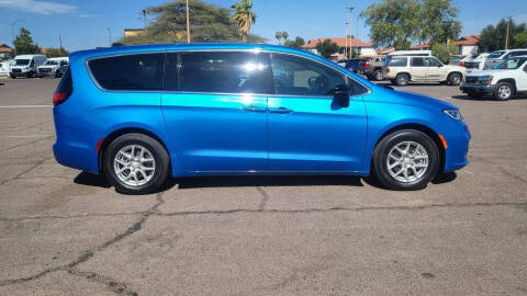 2026 Chrysler Pacifica Select