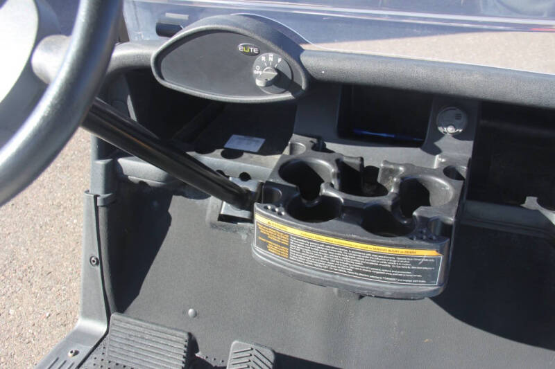 2020 E-Z-GO RXV ELiTE