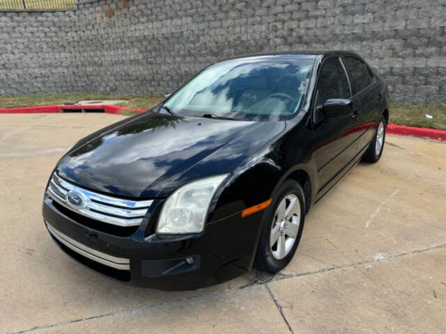 2007 Ford Fusion for sale at 10-4 AUTO GROUP LLC in Raytown, MO