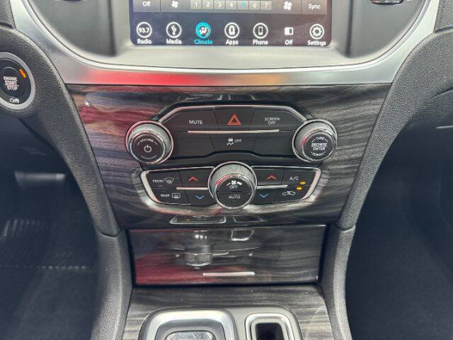 2018 Chrysler 300