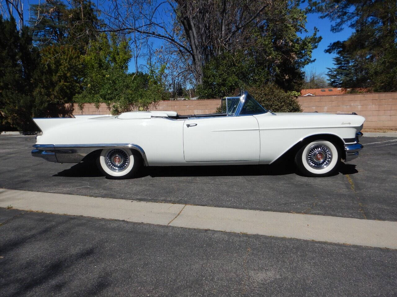 1957 Cadillac Eldorado Biarritz 25