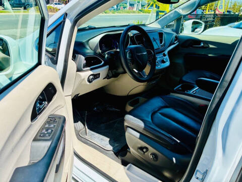 2022 Chrysler Pacifica Hybrid Touring L