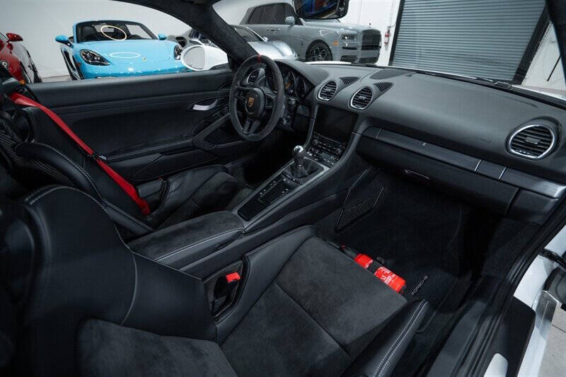 2021 Porsche 718 Cayman GT4