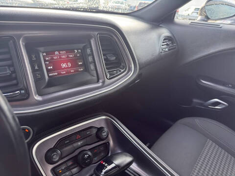 2016 Dodge Challenger SXT