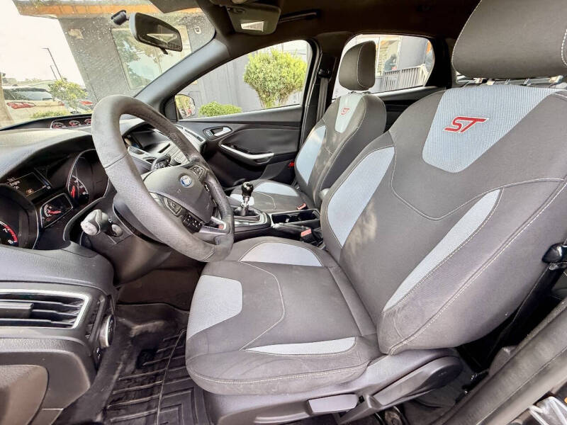 2017 Ford Focus ST