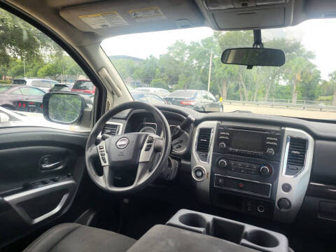 2017 Nissan Titan SV