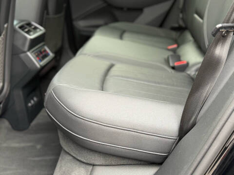 2019 Audi e-tron quattro Premium Plus