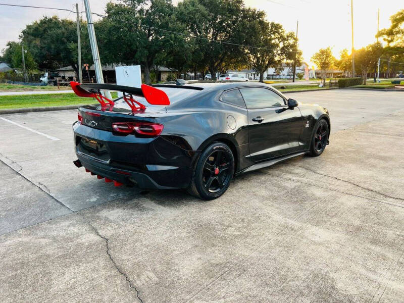 2019 Chevrolet Camaro 1LT photo 12