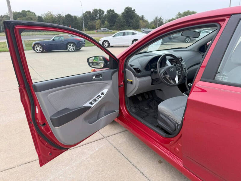 2014 Hyundai Accent SE