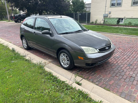 2005 Ford Focus for sale at RIVER AUTO SALES CORP in Maywood IL