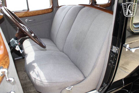 1934 Packard 1100