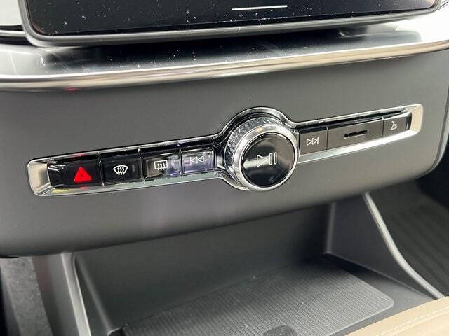 2026 Volvo XC90 B6 Plus 7P