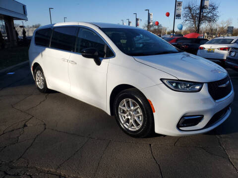 2024 Chrysler Pacifica Touring L