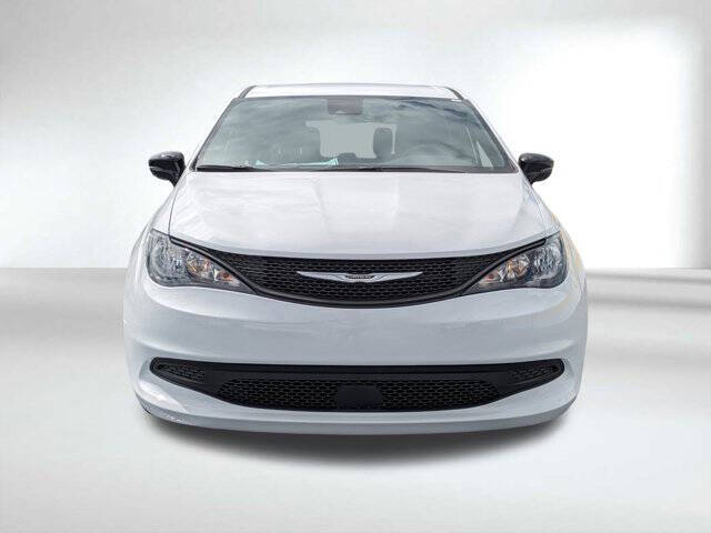 2026 Chrysler Voyager LX