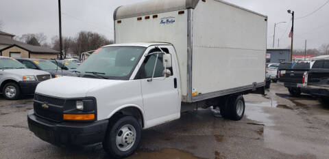 2005 Chevrolet Express Cutaway for sale at Kinsella Kars in Olathe KS