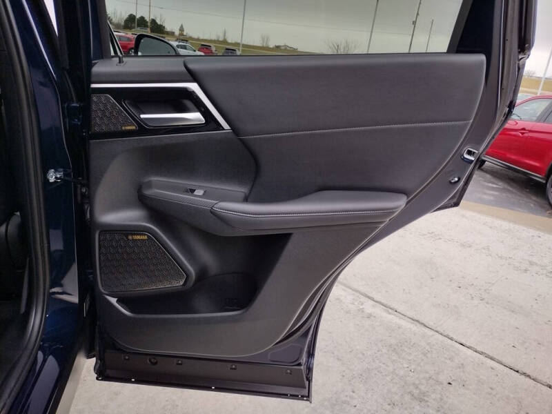 2026 Mitsubishi Outlander SE