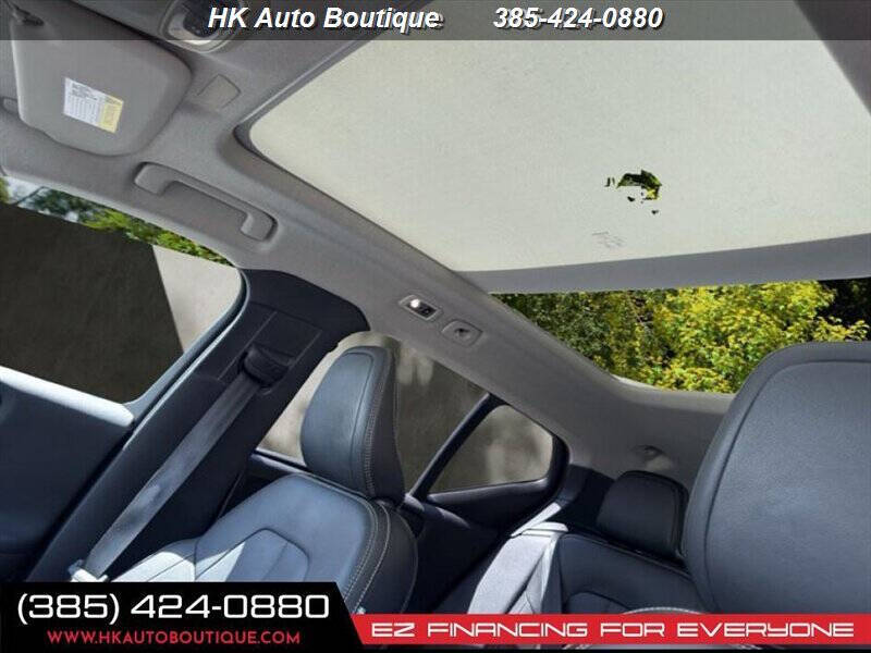 2019 Volvo XC40 T5 Momentum