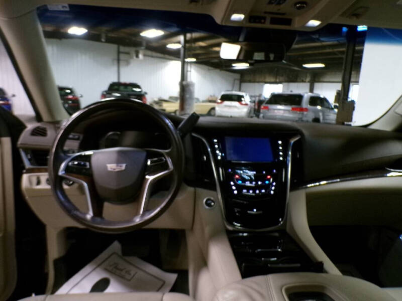 2017 Cadillac Escalade ESV Luxury