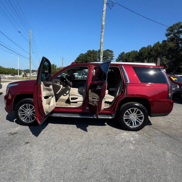 2016 Cadillac Escalade Standard