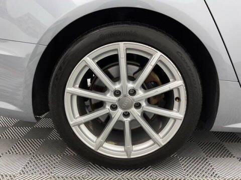 2022 Audi e-tron quattro Premium