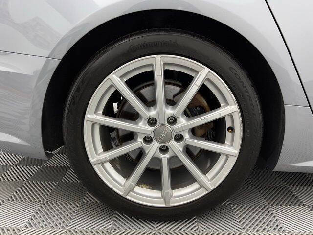 2022 Audi e-tron quattro Premium