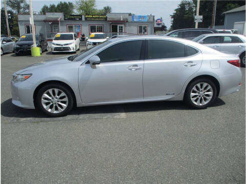 2015 Lexus ES 300h