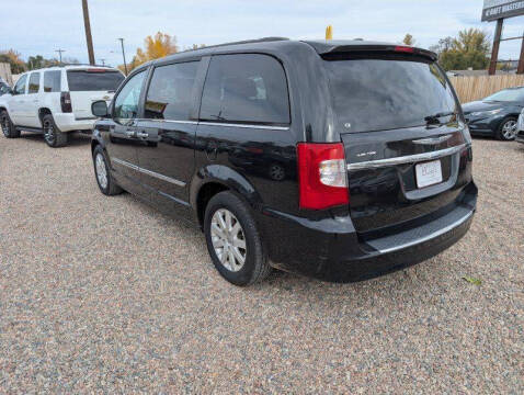 2016 Chrysler Town and Country Touring