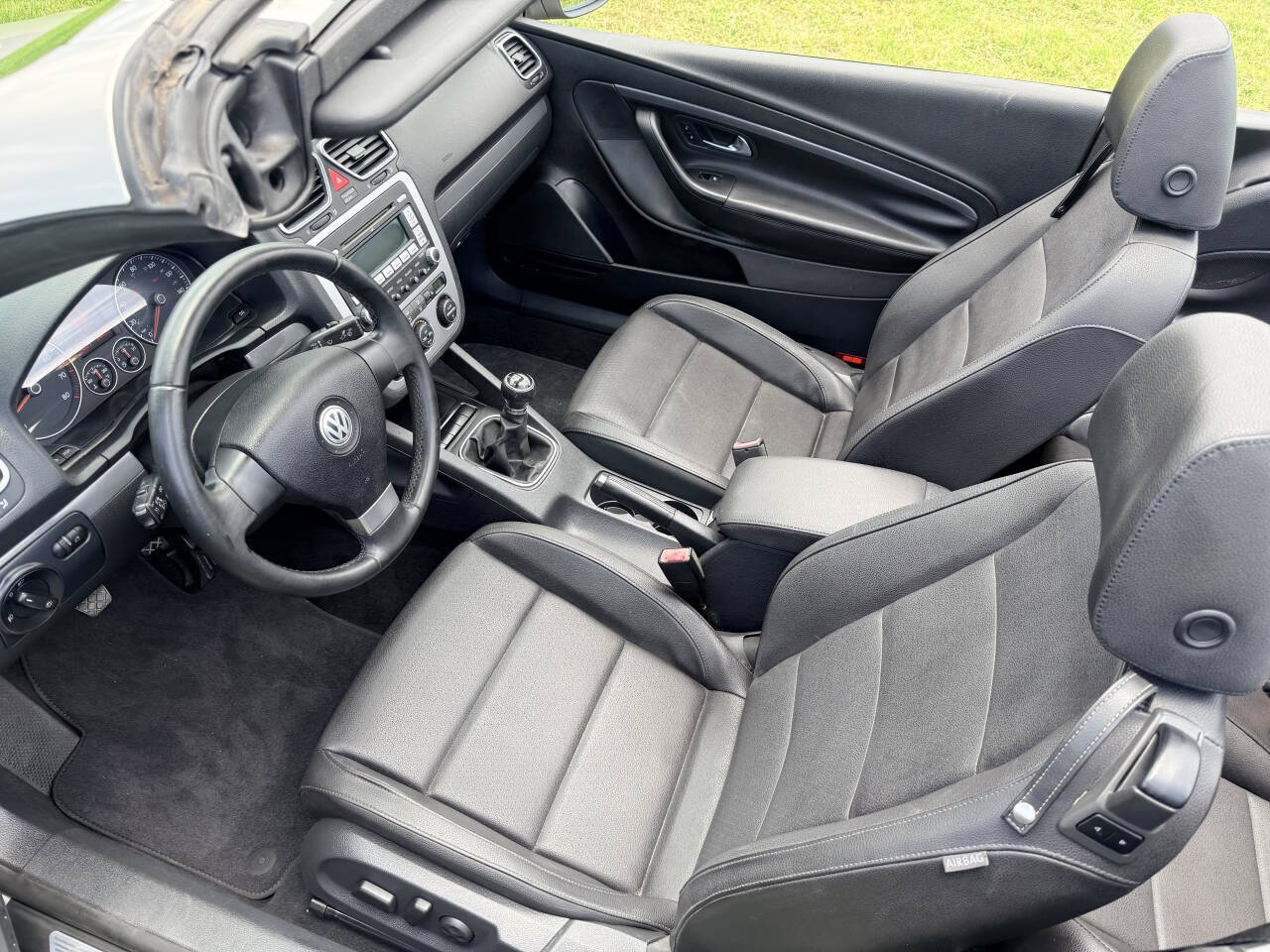 Champagne 2009 Volkswagen Eos Komfort Convertible Komfort 2dr Convertible 6M 8