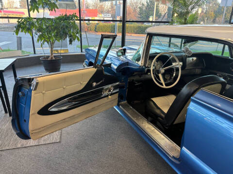 1960 Ford Thunderbird