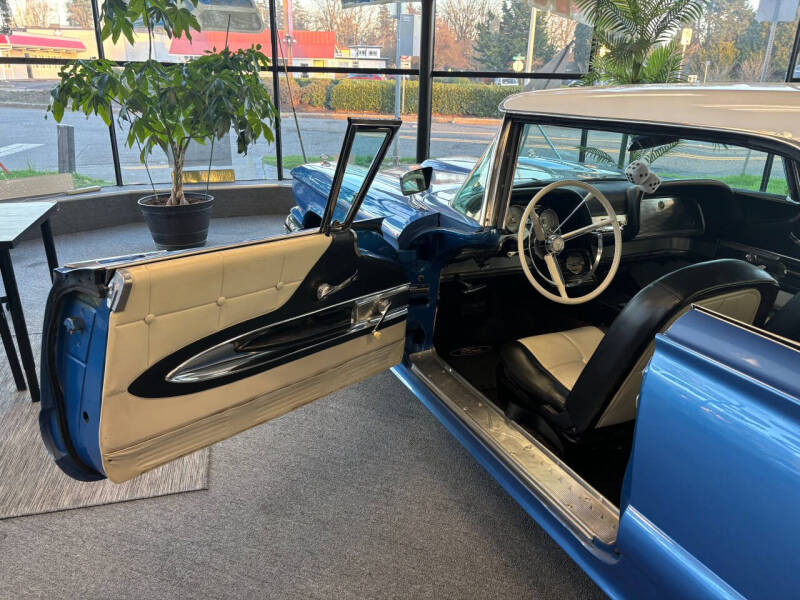 1960 Ford Thunderbird