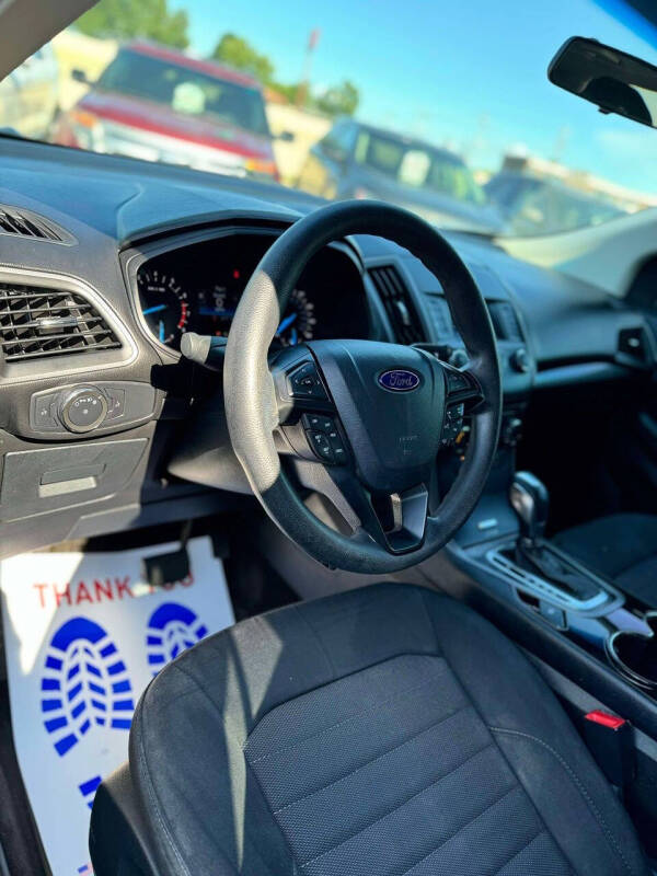 2015 Ford Edge SE
