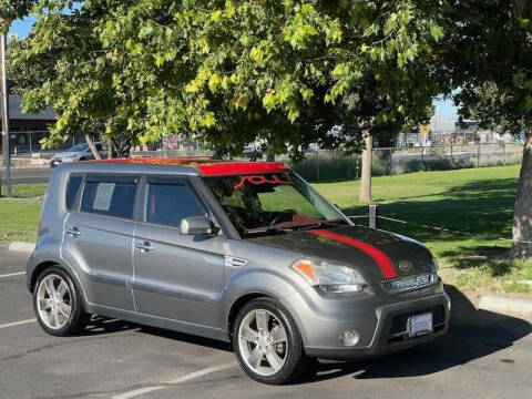 2011 Kia Soul +