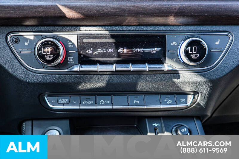 2022 Audi Q5 quattro Premium Plus 40 TFSI