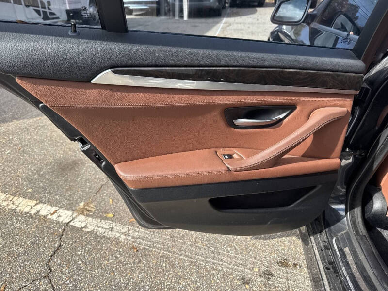 2013 BMW 5 Series 528i xDrive