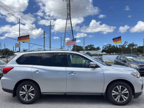 2017 Nissan Pathfinder SL